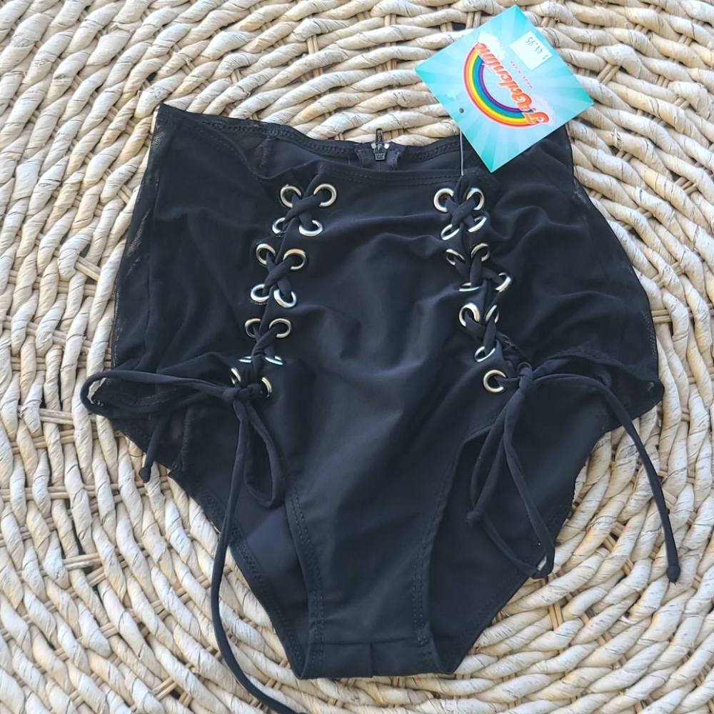 Black hot pants